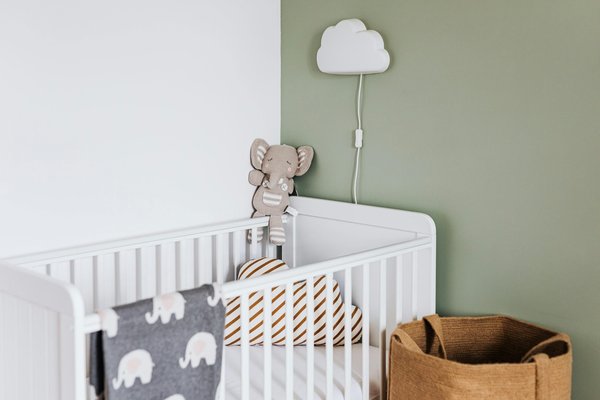 Comment choisir le papier peint idéal pour créer la chambre de bébé parfaite ?